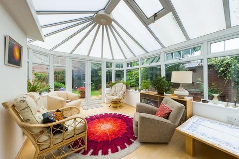 12 Blythe Way, Highfields Caldecote, Cambridge, CB23 7NR