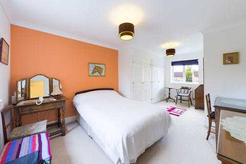 12 Blythe Way, Highfields Caldecote, Cambridge, CB23 7NR