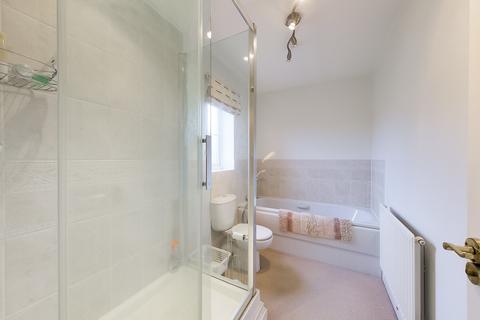 12 Blythe Way, Highfields Caldecote, Cambridge, CB23 7NR