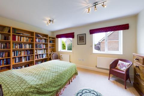 12 Blythe Way, Highfields Caldecote, Cambridge, CB23 7NR