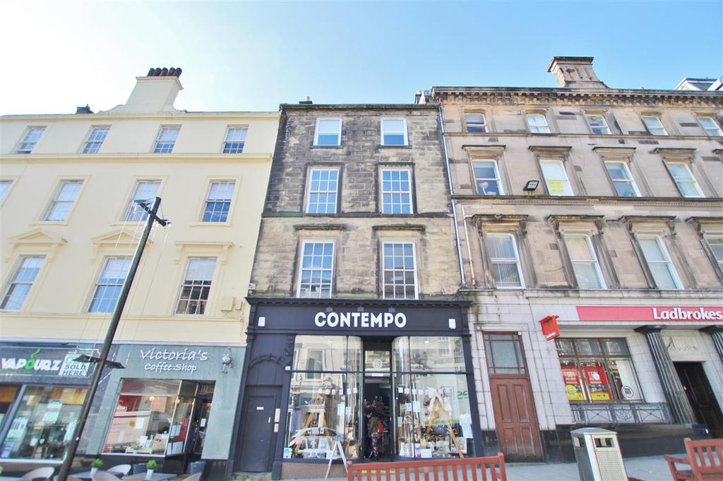 King Street, Stirling 2 bed flat £775 pcm (£179 pw)