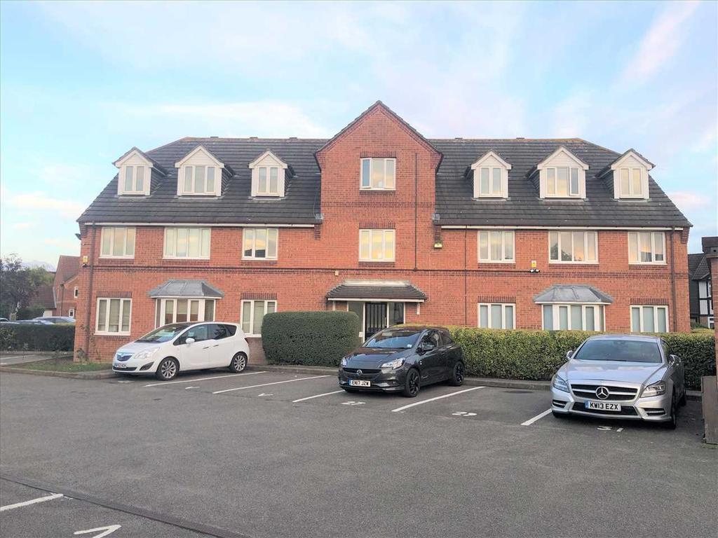 Bennison Drive, HAROLD WOOD 1 bed apartment £950 pcm (£219 pw)