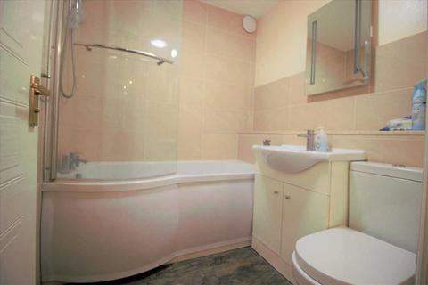 1 bedroom apartment to rent, Bennison Drive, HAROLD WOOD