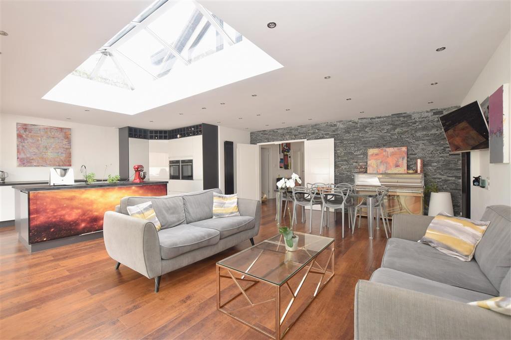 Bankside, Westdene, Brighton, East Sussex 4 bed detached bungalow £