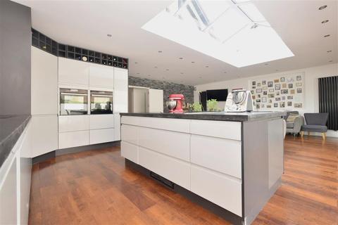 48 Bankside, Brighton, BN1 5GN