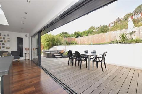 48 Bankside, Brighton, BN1 5GN