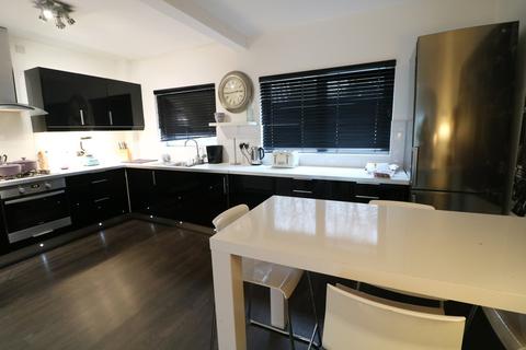 202 Hay Lane, Shirley, Solihull, B90 4EQ