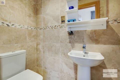 Flat 3, 1b Brighton Road, South Croydon, CR2 6EA