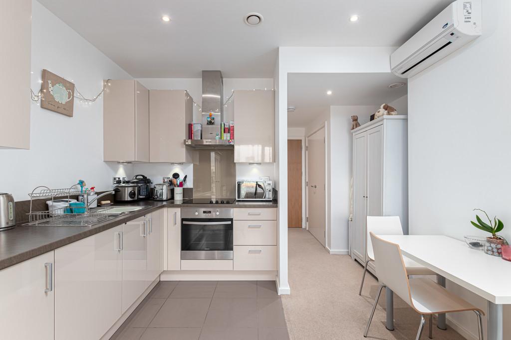 Jasmine House, Battersea Reach Studio - £323,000