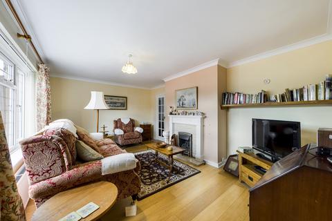 10 Fay Road, Horsham, RH12 2LG