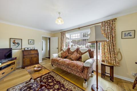 10 Fay Road, Horsham, RH12 2LG