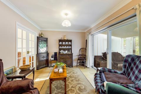 10 Fay Road, Horsham, RH12 2LG