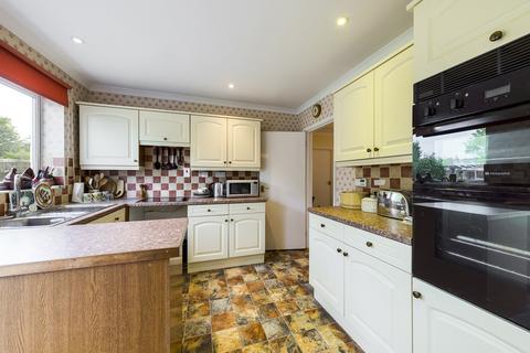 10 Fay Road, Horsham, RH12 2LG