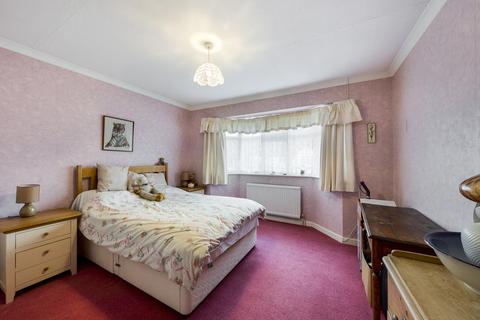 10 Fay Road, Horsham, RH12 2LG