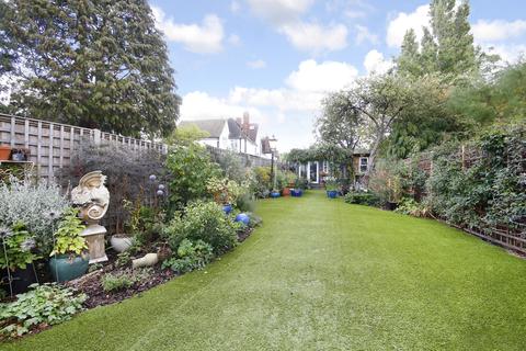 49 Whinyates Road, London, SE9 6NL