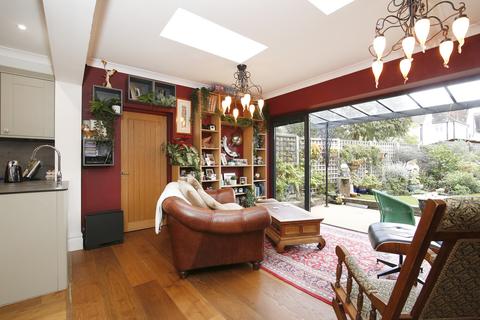 49 Whinyates Road, London, SE9 6NL