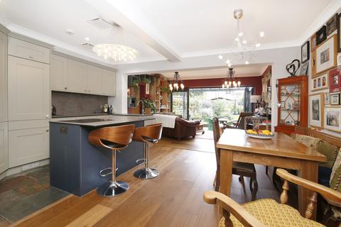 49 Whinyates Road, London, SE9 6NL