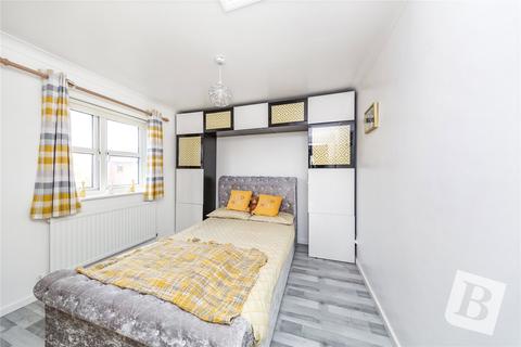 10 Wheatfield Way, Langdon Hills, Basildon, SS16 6SN