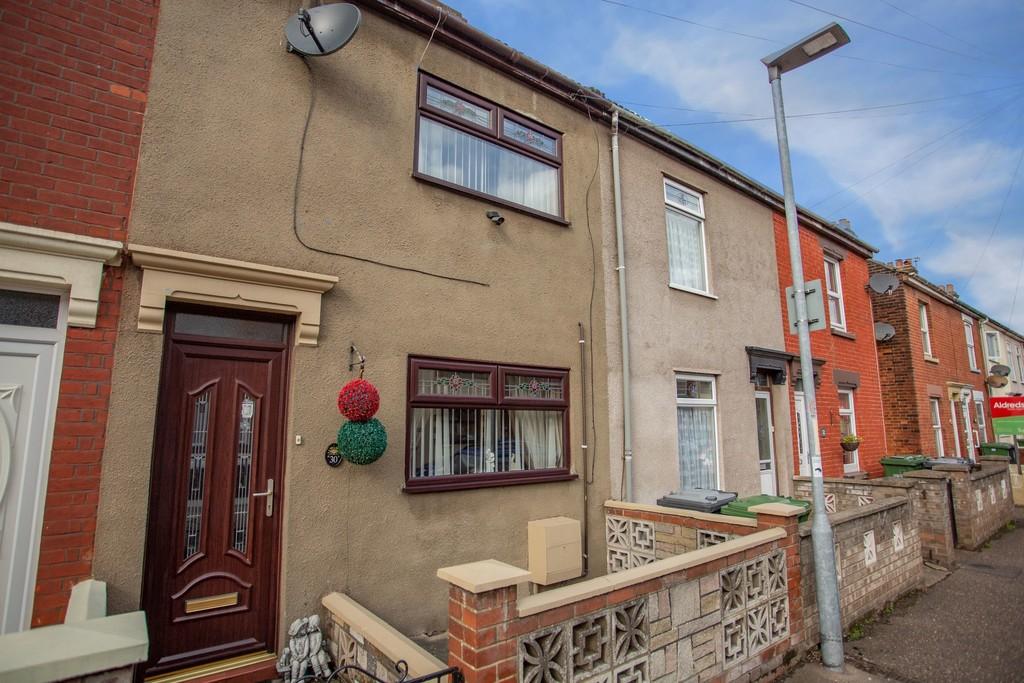Palgrave Road, Great Yarmouth 3 bed terraced house £120,000