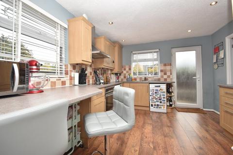14 Sutton Mead, Chelmsford, CM2 6QB