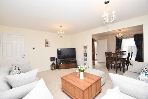 14 Sutton Mead, Chelmsford, CM2 6QB