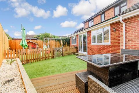 45 Lineacre Close, Grange Park, Swindon, SN5 6DB