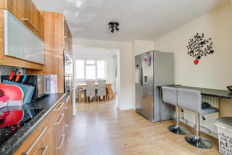 45 Lineacre Close, Grange Park, Swindon, SN5 6DB