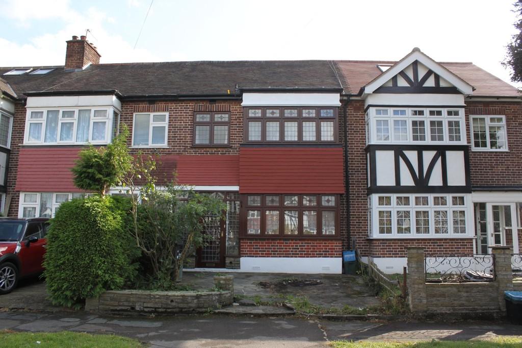 Brackley Square, Woodford Green 3 bed terraced house £1,550 pcm (£358 pw)