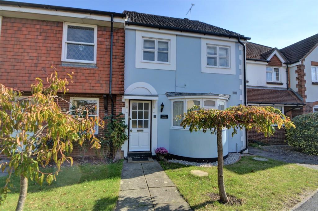 Grenehurst Way, Petersfield 3 bed terraced house £1,350 pcm (£312 pw)