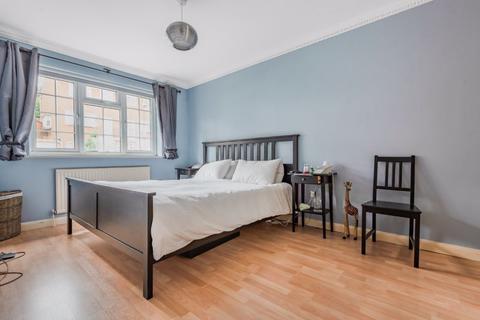39 Hillview Close, Purley, CR8 1AU