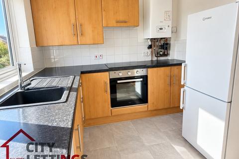 2 bedroom maisonette to rent, Loscoe Gardens, Carrington