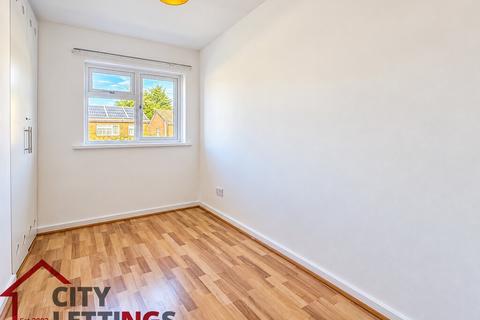 2 bedroom maisonette to rent, Loscoe Gardens, Carrington