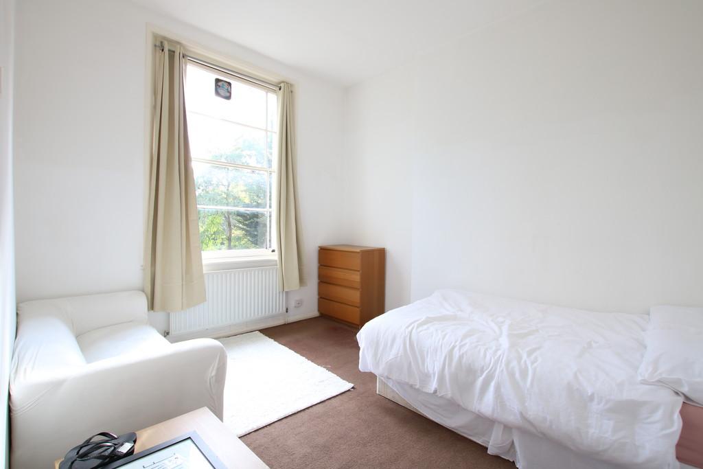 Princess Road, Kilburn, London 4 bed flat £2,167 pcm (£500 pw)