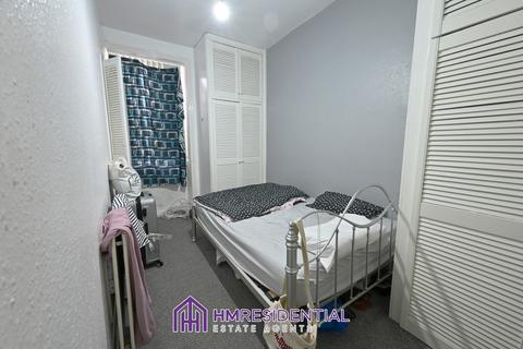 2 bedroom flat to rent, Wingrove Road, Fenham NE4