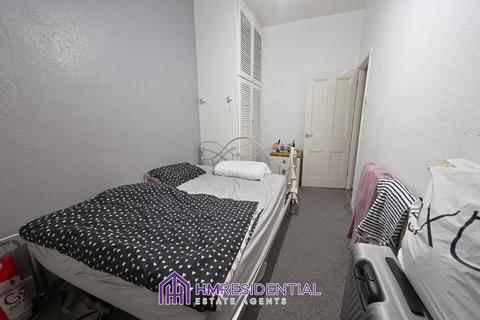 2 bedroom flat to rent, Wingrove Road, Fenham NE4