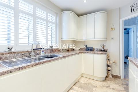 84 Macdonald Avenue, Hornchurch, RM11 2NE