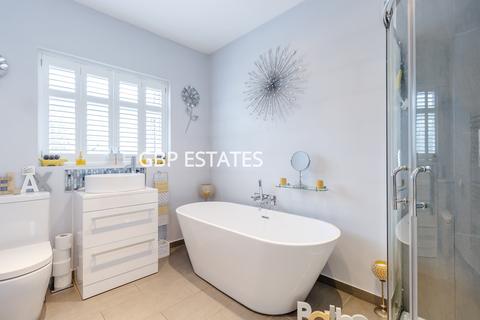 84 Macdonald Avenue, Hornchurch, RM11 2NE
