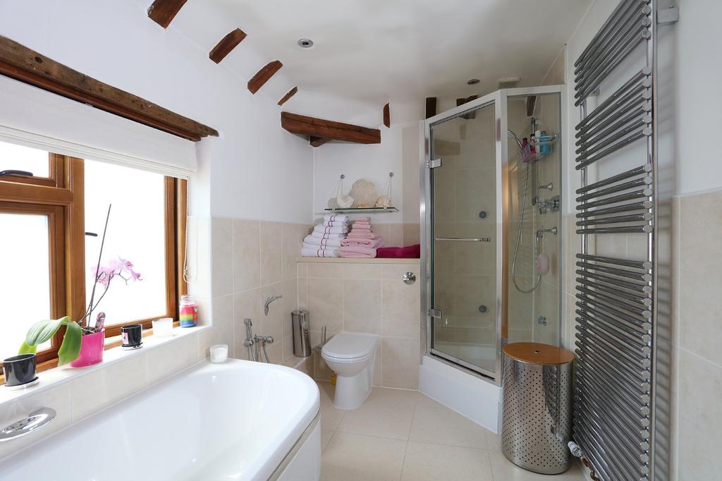 En-Suite Bathroom