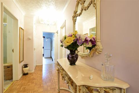 16 Grange Road, Romford, RM3 7DU