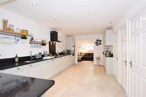 1 Bluemans End, North Weald, Epping, CM16 6HD