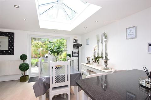 1 Bluemans End, North Weald, Epping, CM16 6HD