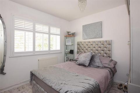 1 Bluemans End, North Weald, Epping, CM16 6HD