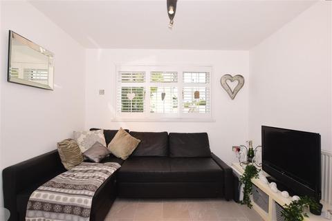 1 Bluemans End, North Weald, Epping, CM16 6HD