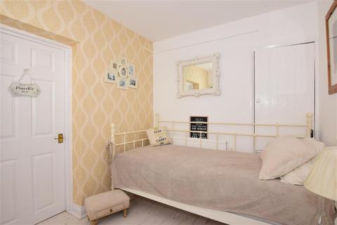 1 Bluemans End, North Weald, Epping, CM16 6HD