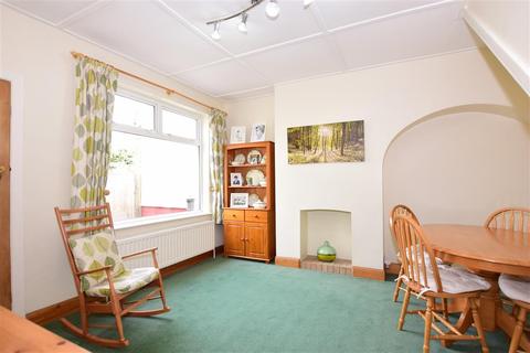 13 Raeburn Avenue, Dartford, DA1 3BQ