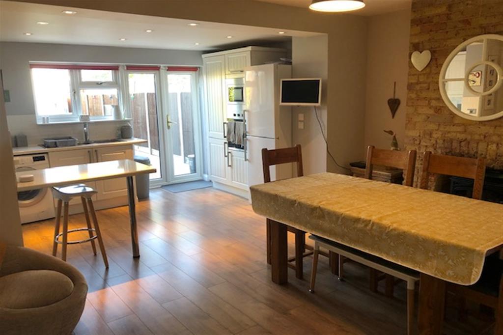 Kitchen/Dining Area