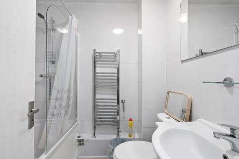 15 Greatfield Close, London, N19 5UE
