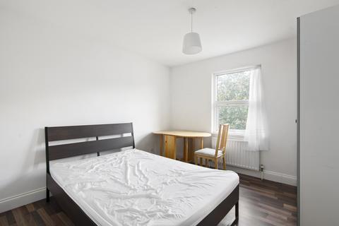 15 Greatfield Close, London, N19 5UE