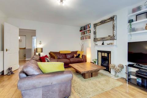 44a Carleton Road, London, N7 0EP