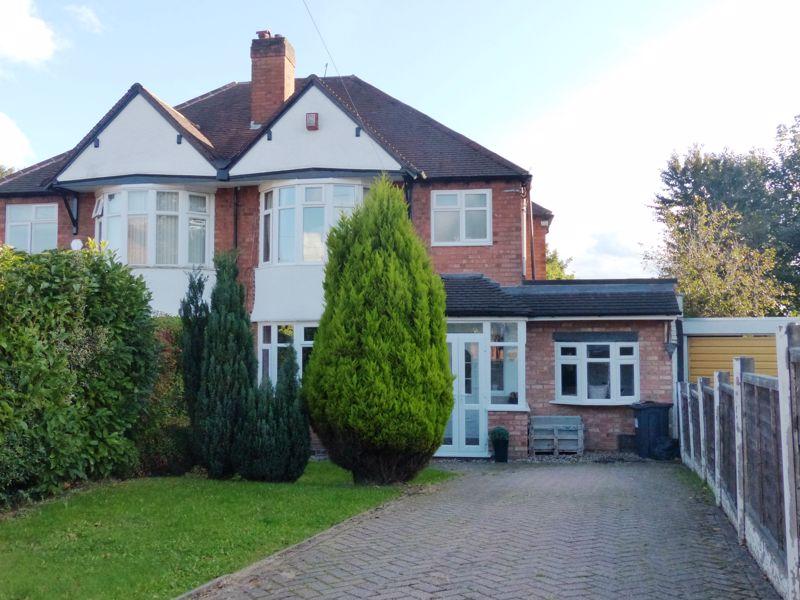 Warren Hill Road, Kingstanding, Birmingham B44 8EY 3 bed semidetached